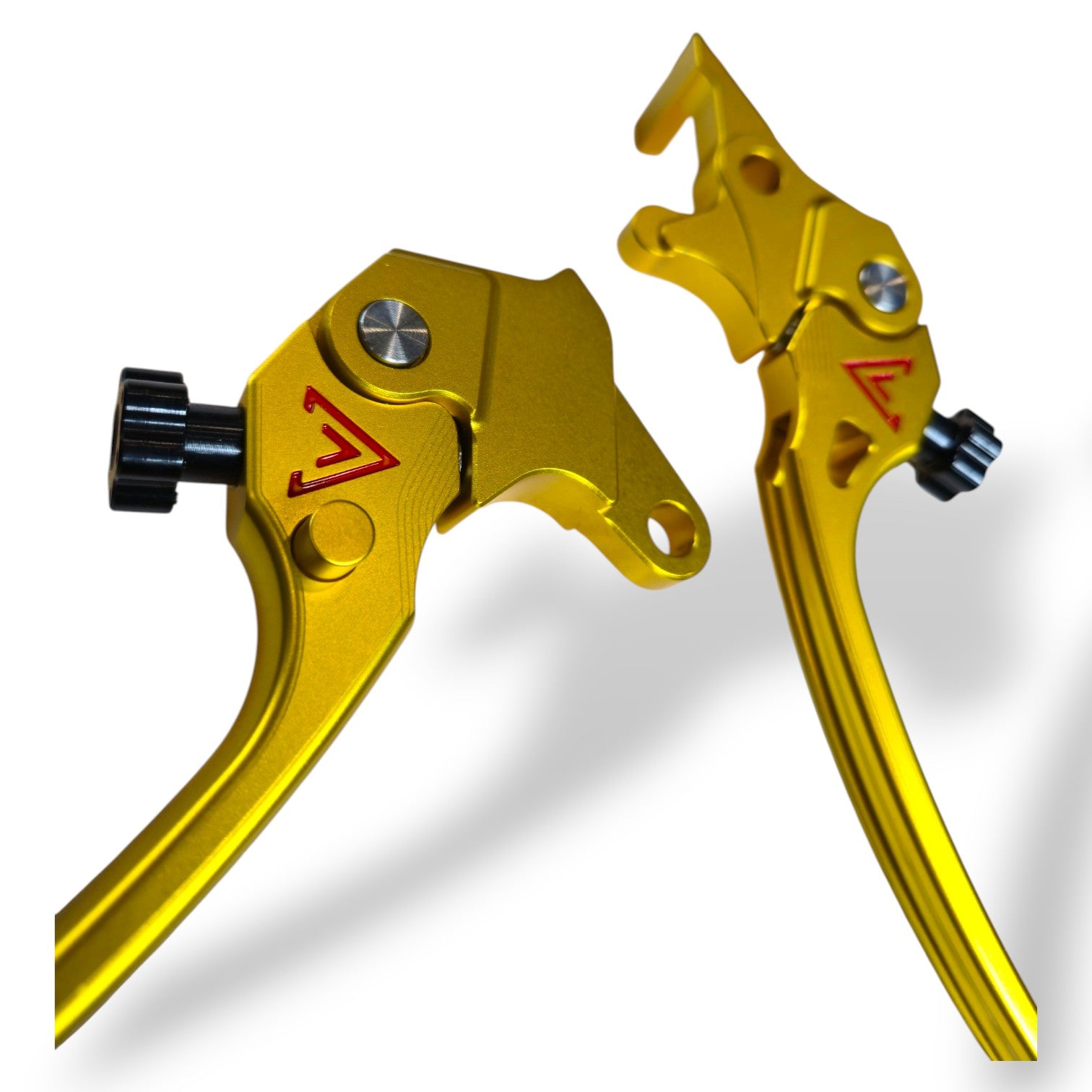 Aerox 155 foldable adjustable levers close-up view