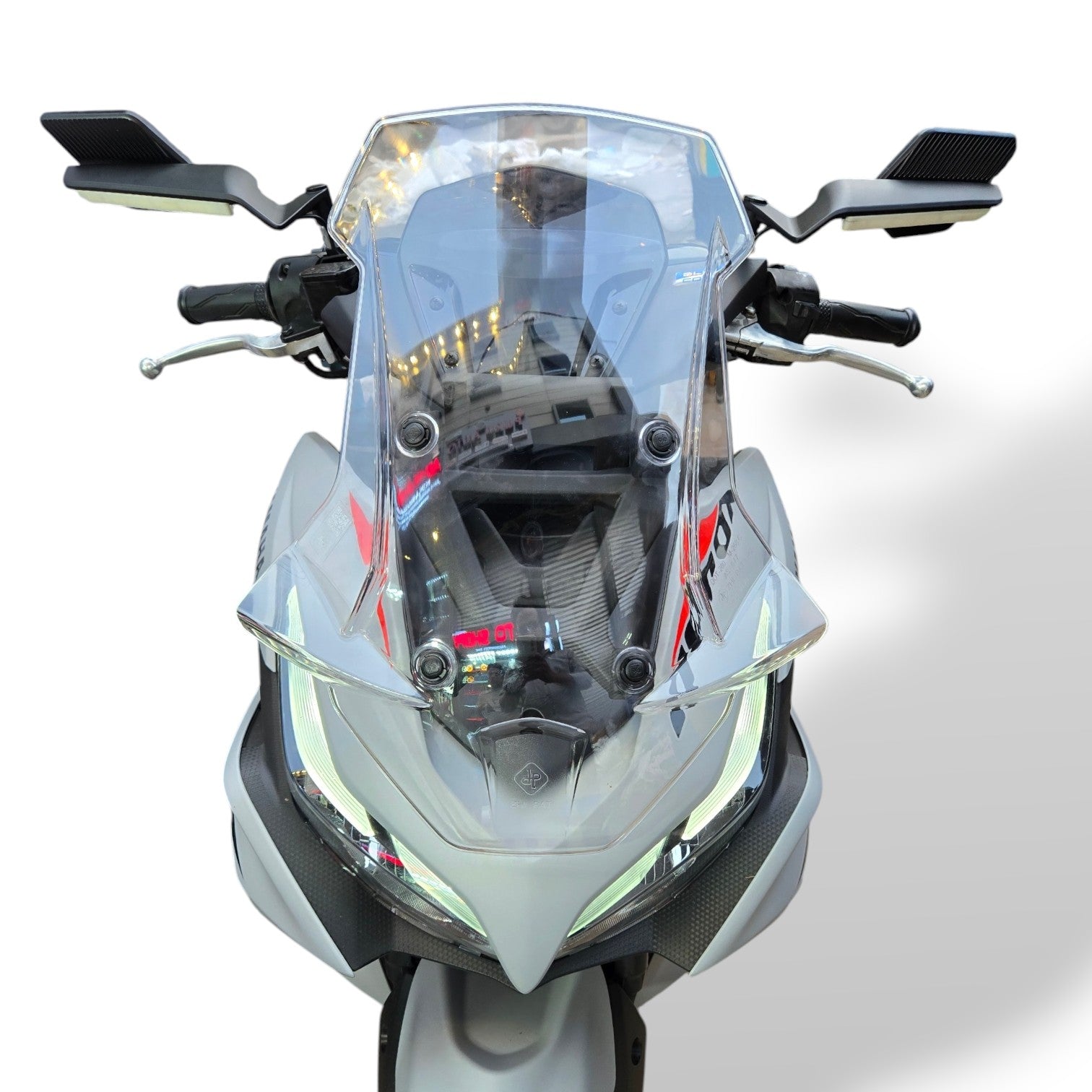 Aerox 155 windshield sports visor installed