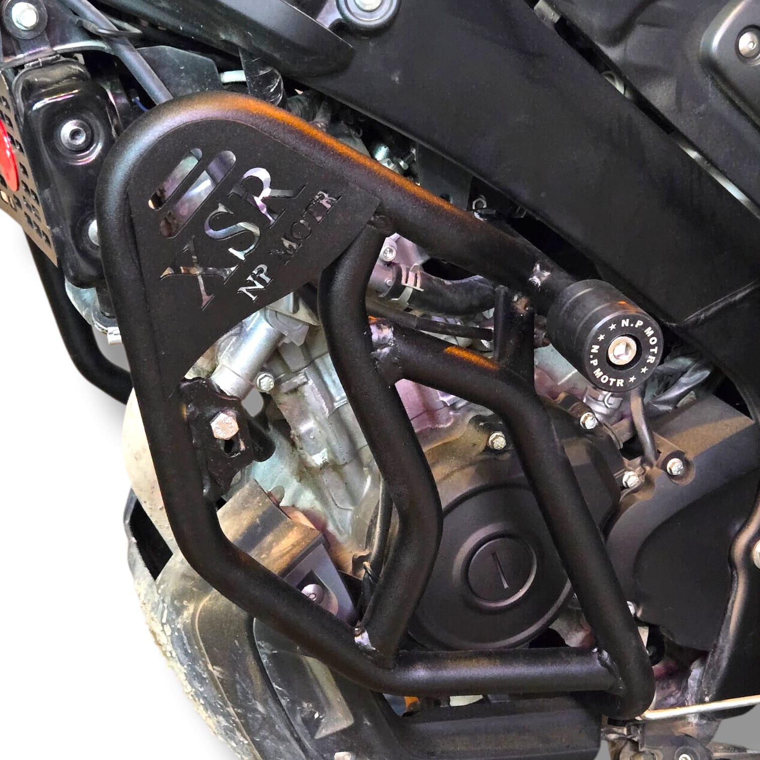 Crash guard metal build Yamaha XSR 155 detail